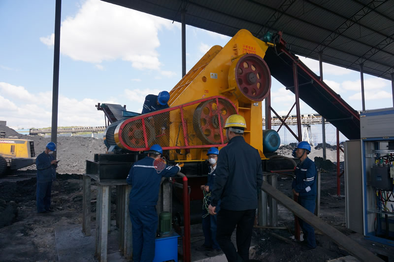 濕料用什么破碎機(jī)好？ 濕料粉碎機(jī)價(jià)格是多少？